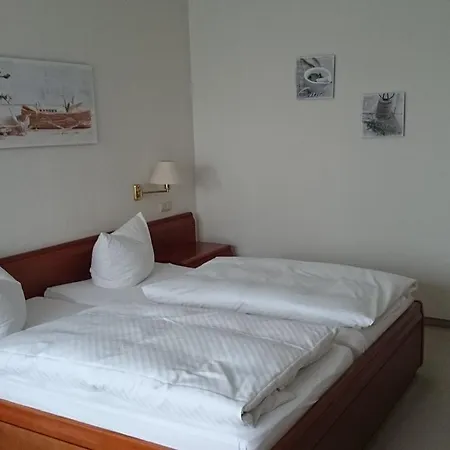 فندق Rabennest 3*