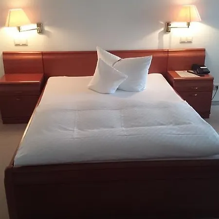 فندق Rabennest 3*